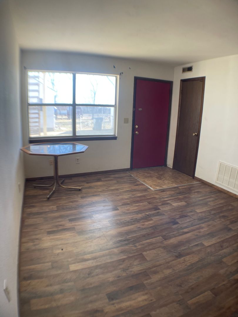 Coffeyville Apartment: 1111 W. 10th Street