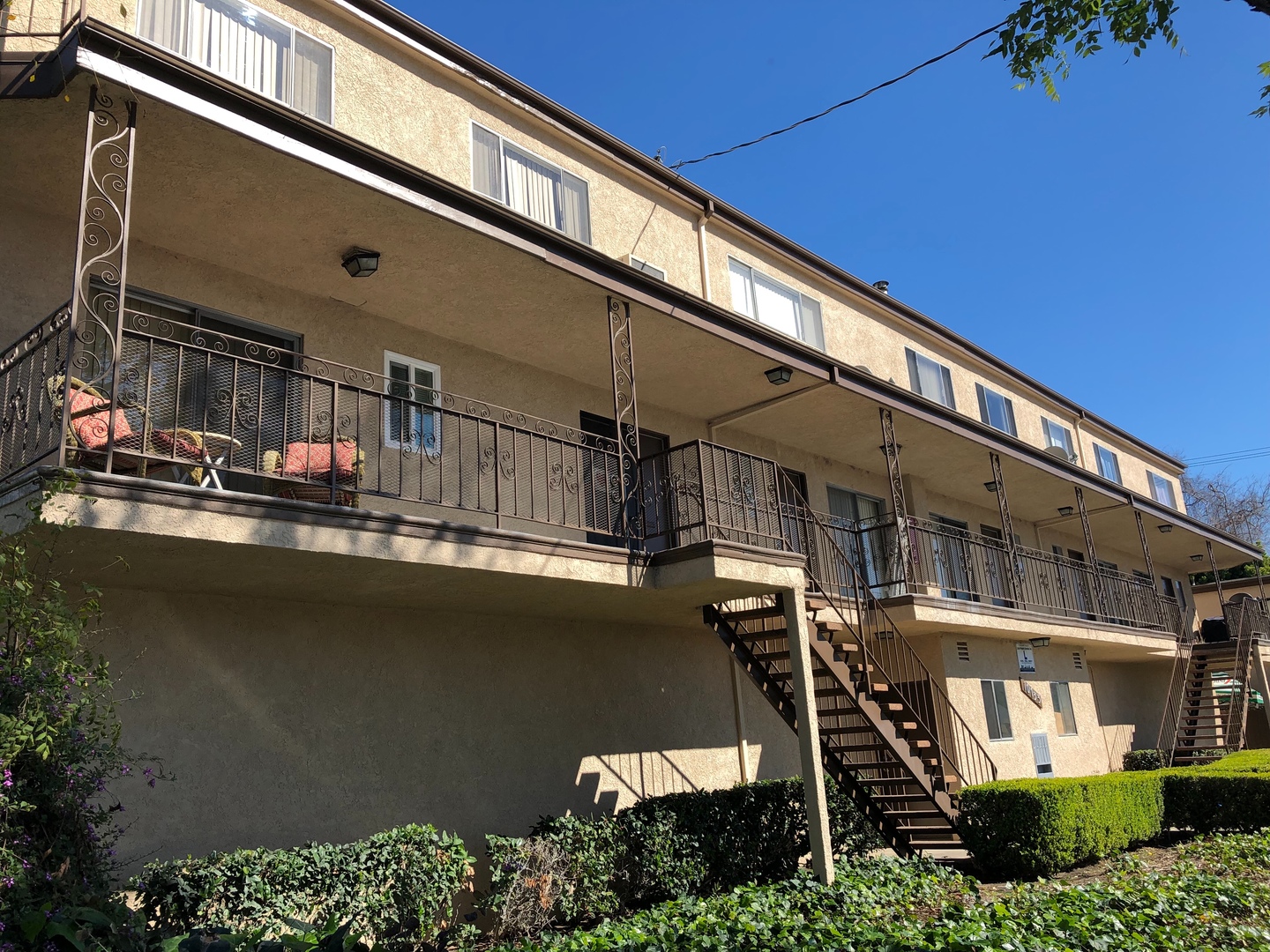 Whittier Apartment: 10733 Orange Grove Avenue / 5567 Norwalk Blvd.