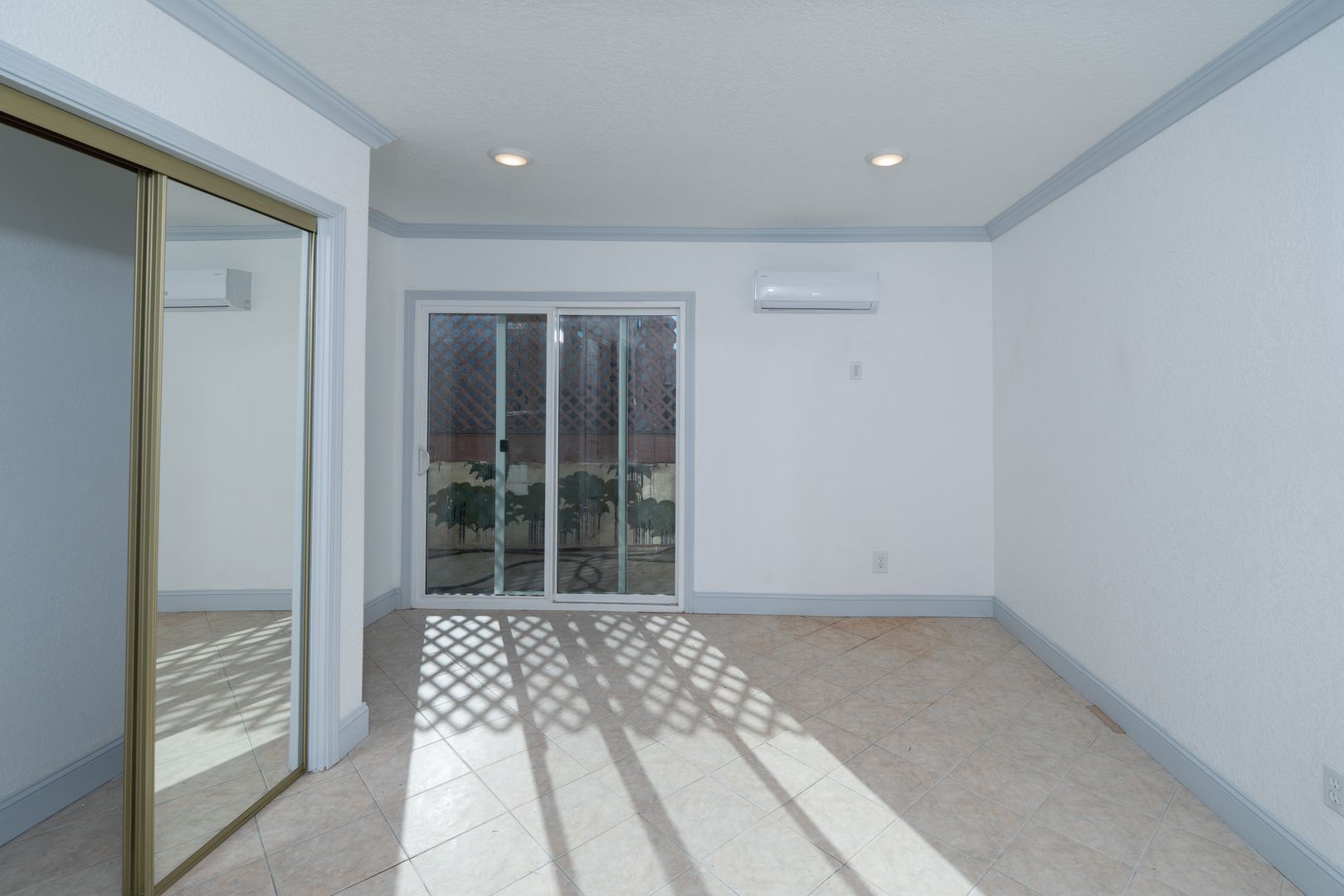 Glendale Apartment: 822 E Windsor Rd