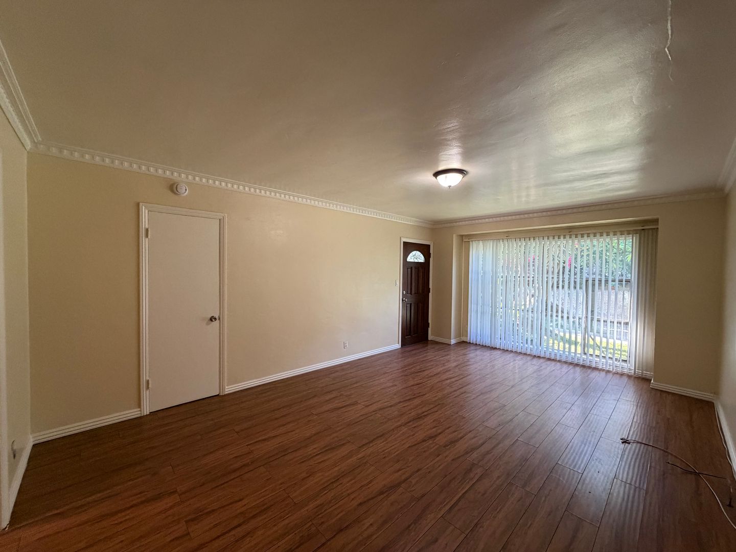 Los Angeles Apartment: 827 - 831  S. Oxford Avenue