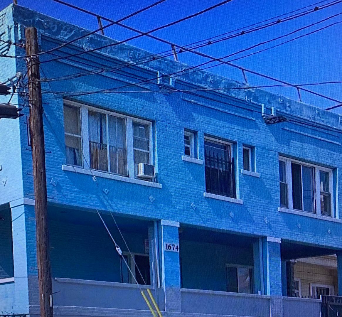 Los Angeles Apartment: 1674 W. 12th Street