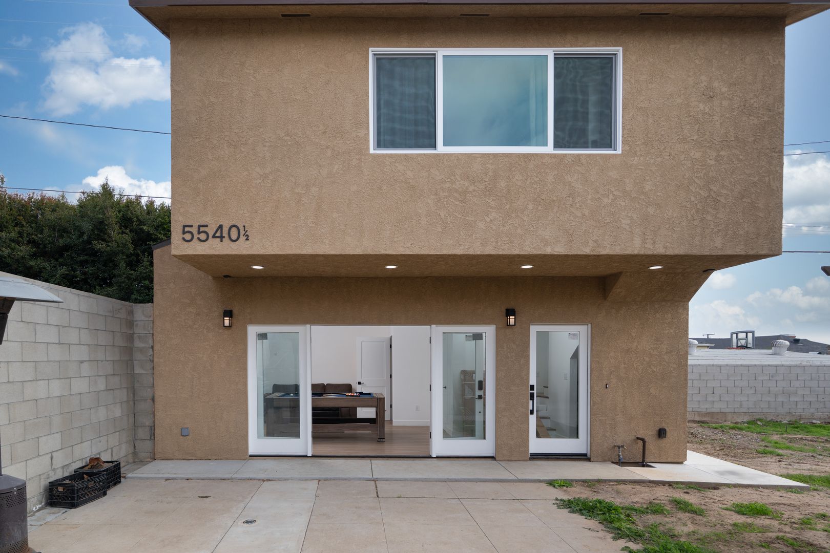 Windsor Hills House: 5540 1/2 Marburn Ave