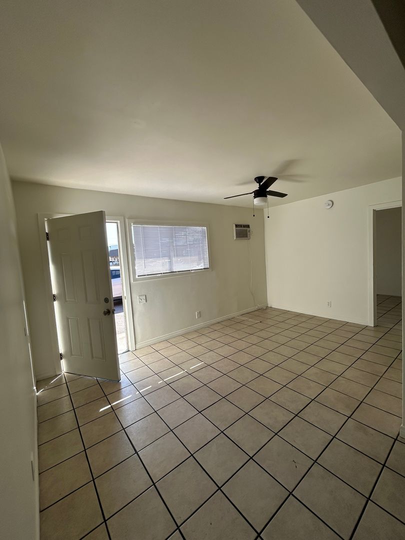El Monte Apartment: 2319-2333 Durfee Ave