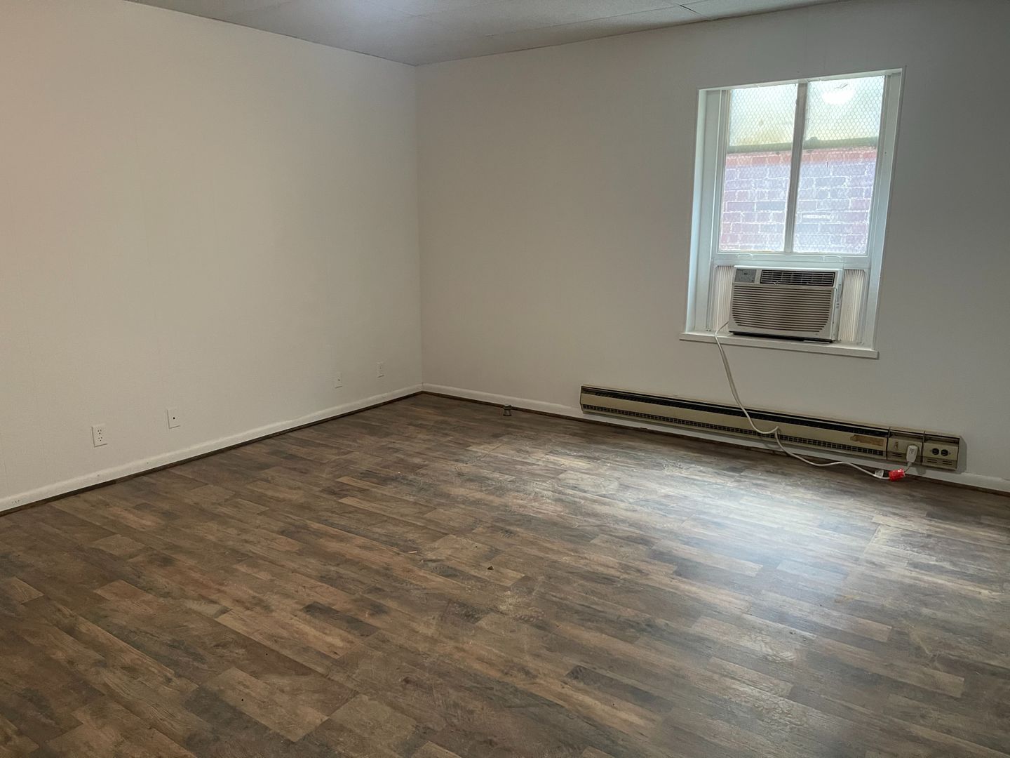 Independence Apartment: 215 E. Main Street