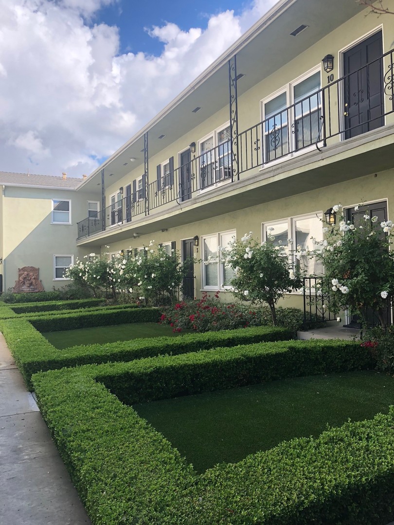 Long Beach Apartment: 1838 East 2nd Street