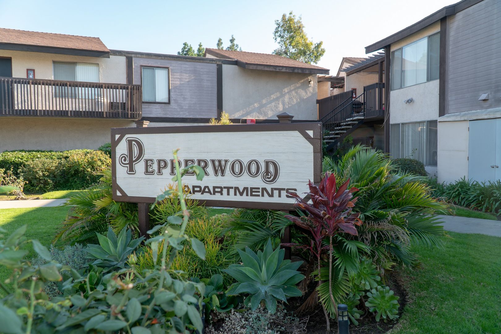 Fullerton Apartment: 2001-2031 N. Derek Drive