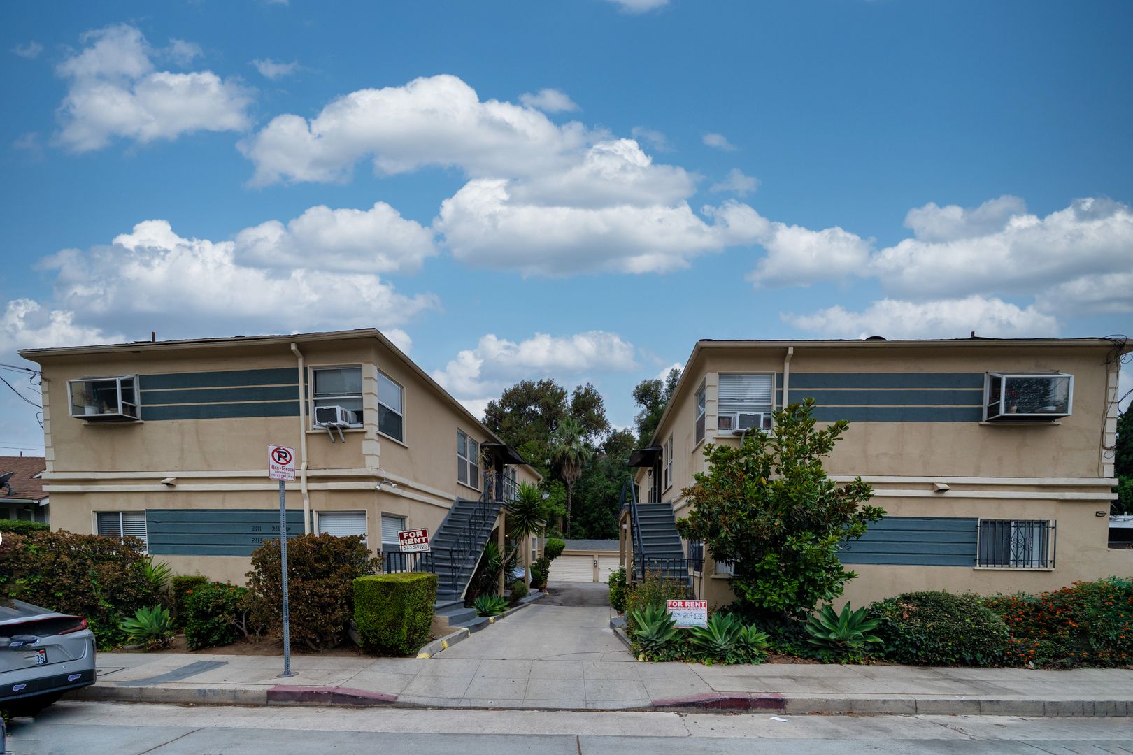 Los Angeles Apartment: 2111-2117 1/2  Griffith Park Blvd.