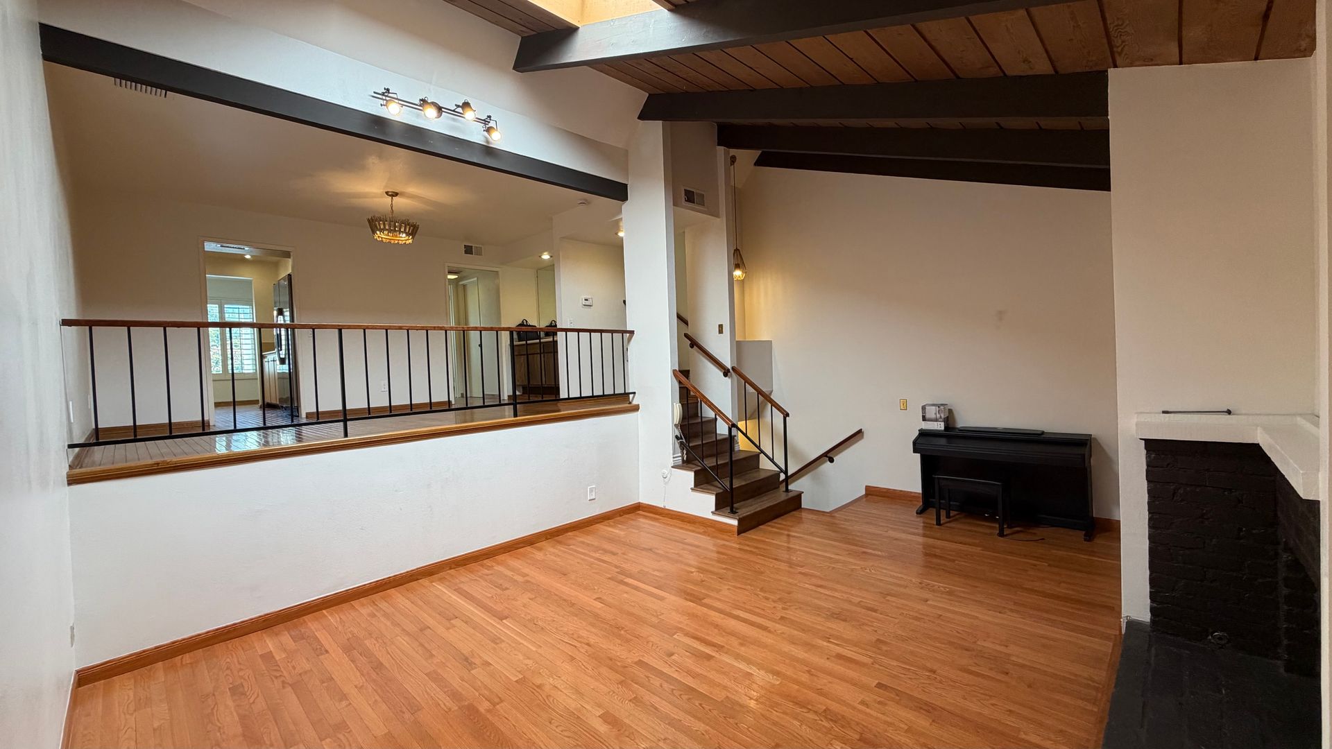 Studio City House: 4173 Colfax Ave #I