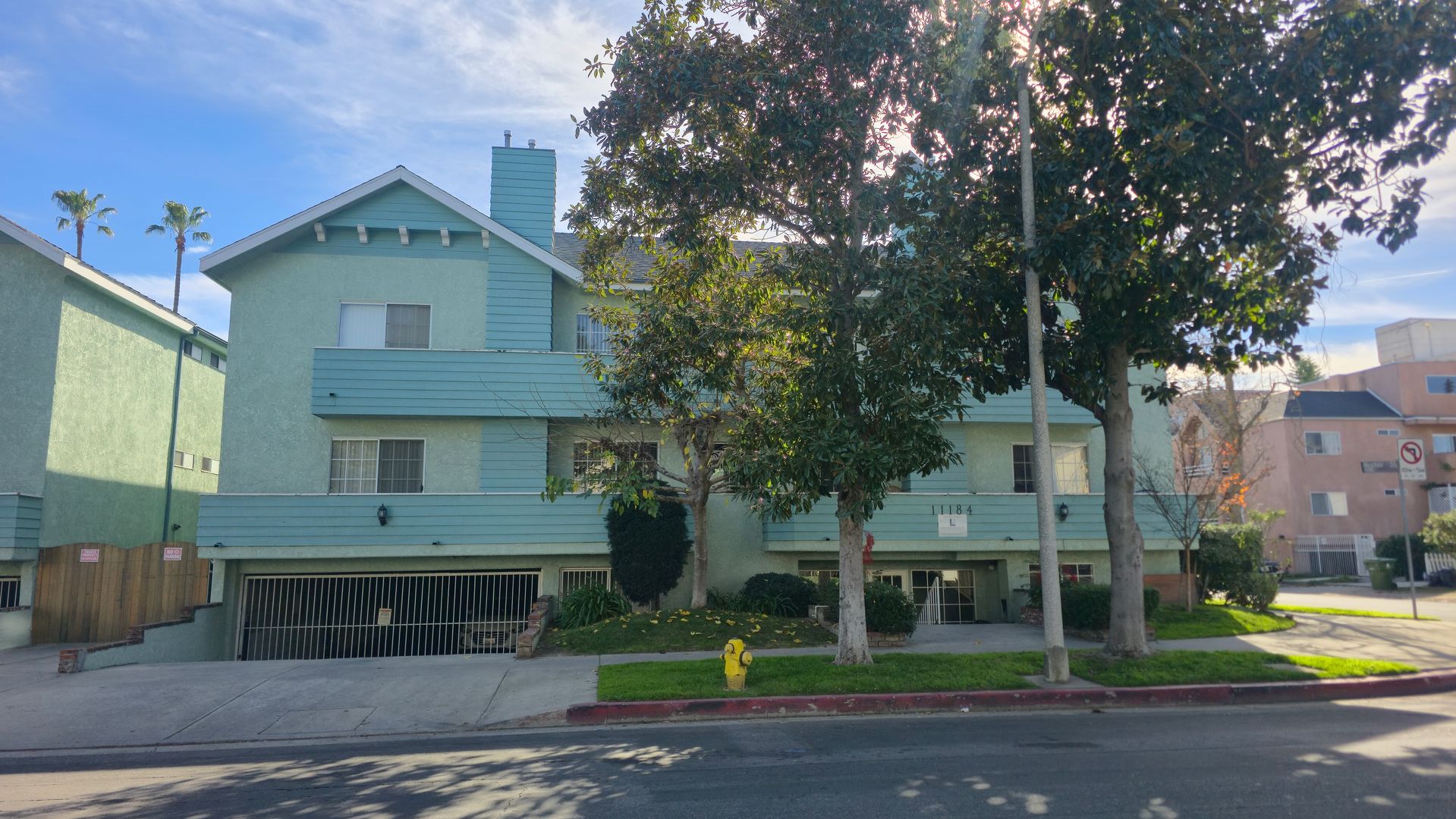 North Hollywood Apartment: 11176 Huston Street