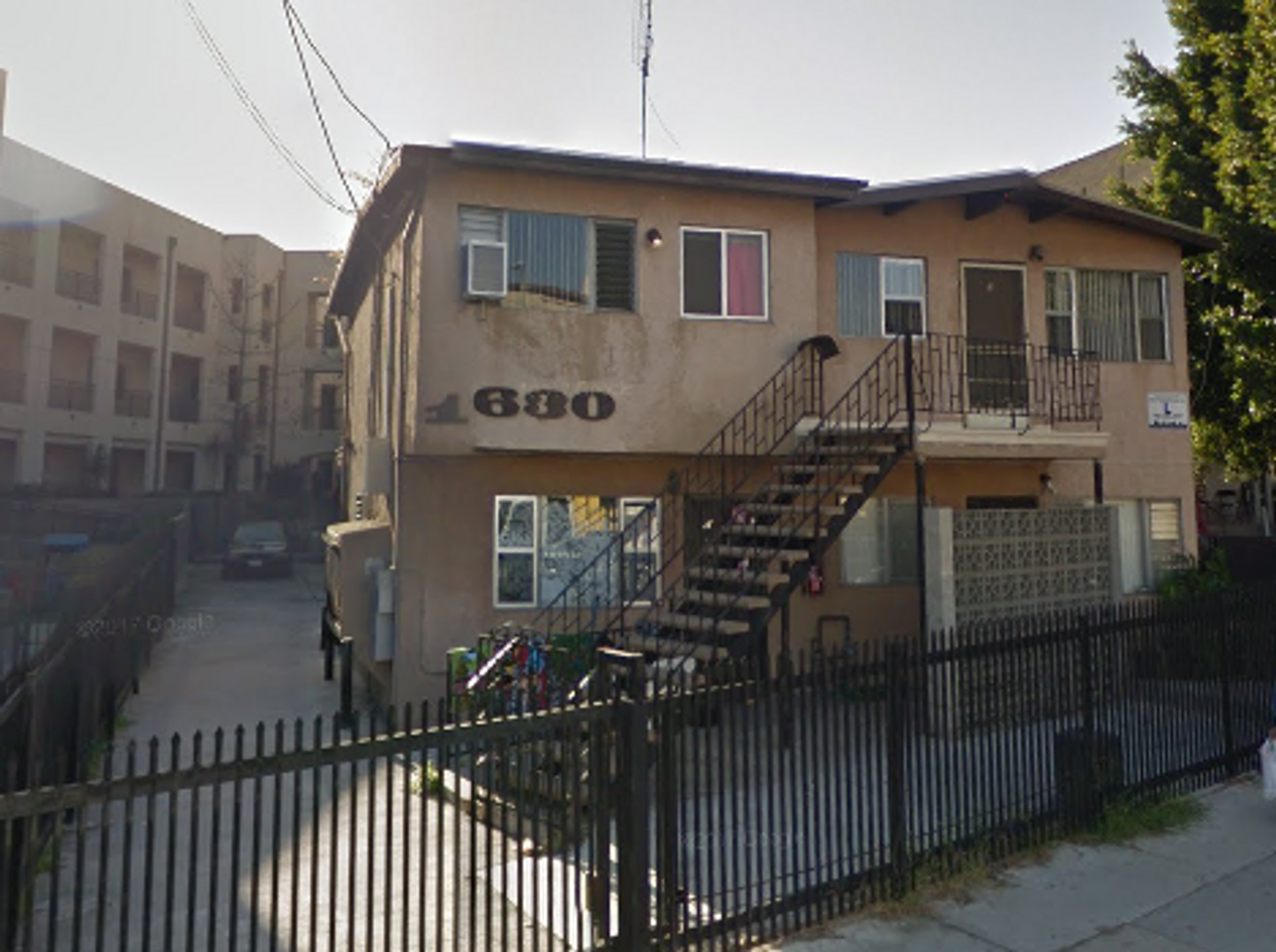 Los Angeles Apartment: 1630 Pleasant Ave
