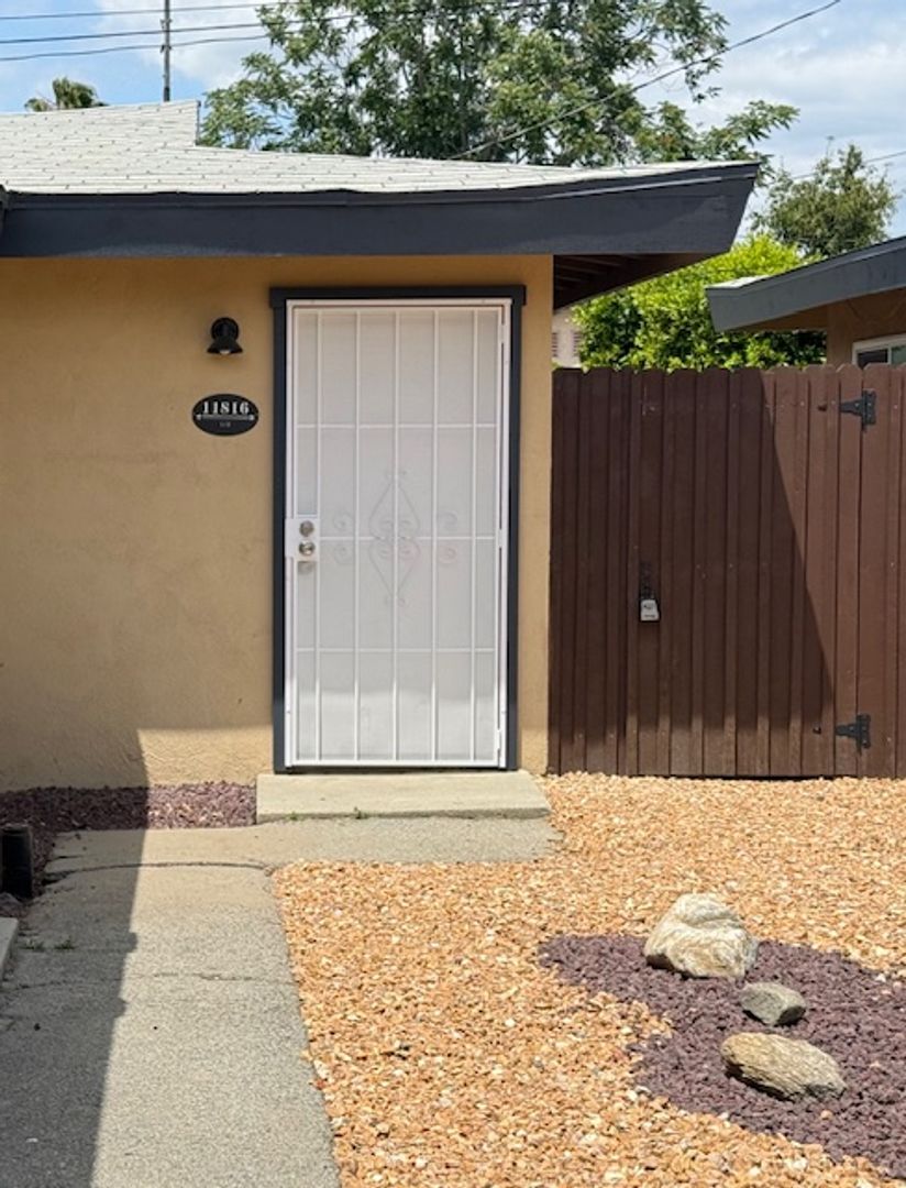 El Monte Apartment: 11808-11818 Lansdale Ave