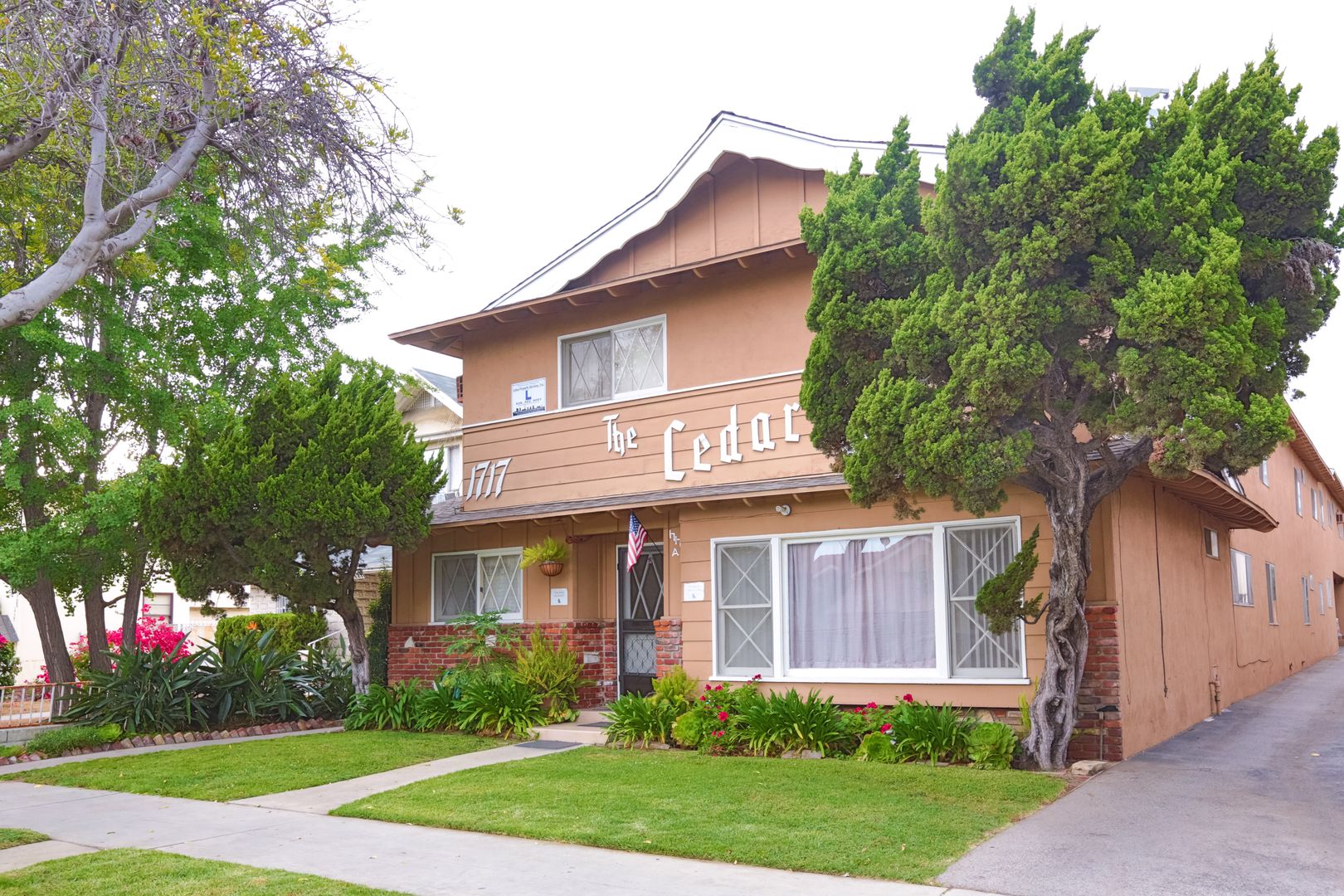 Alhambra Apartment: 1717 Cedar Street