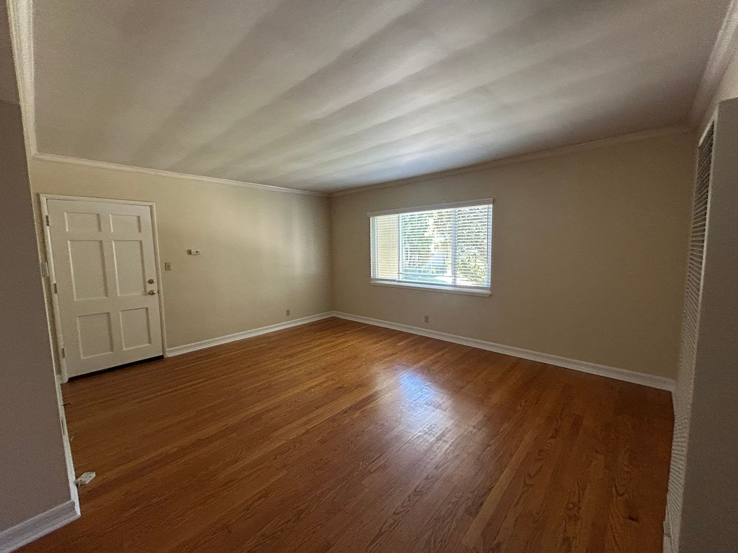 Glendale Apartment: 1756 N. Verdugo Road