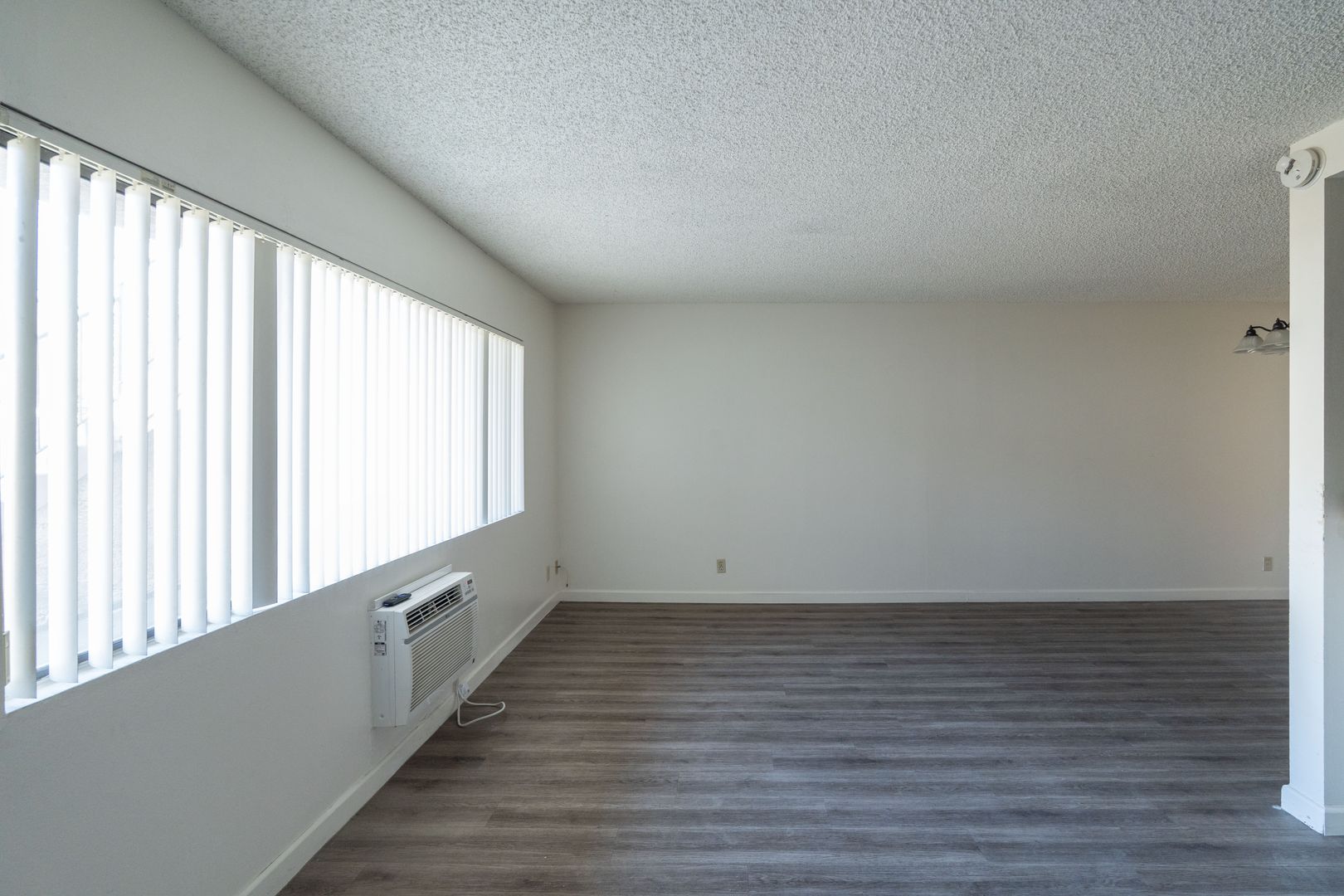 Glendale Apartment: 1410 Barrington Way