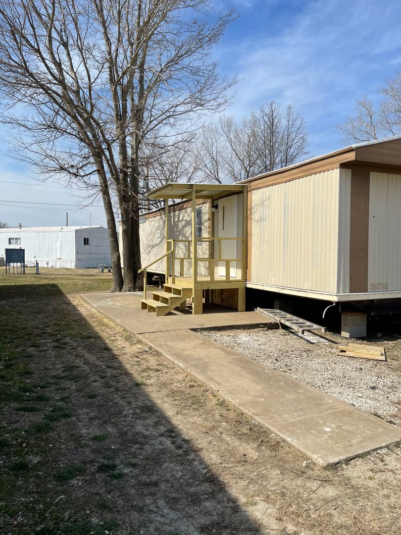 Independence Apartment: 3732 CR 3875