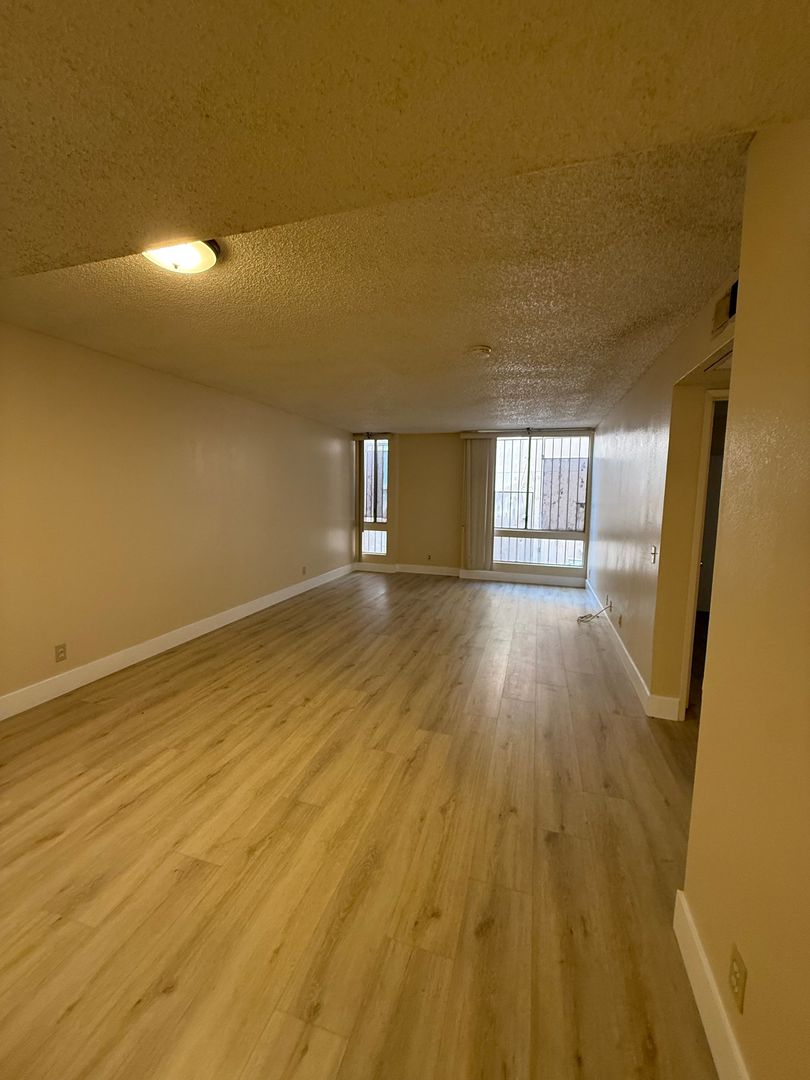 Los Angeles Apartment: 807 N. Bunker Hill Ave.
