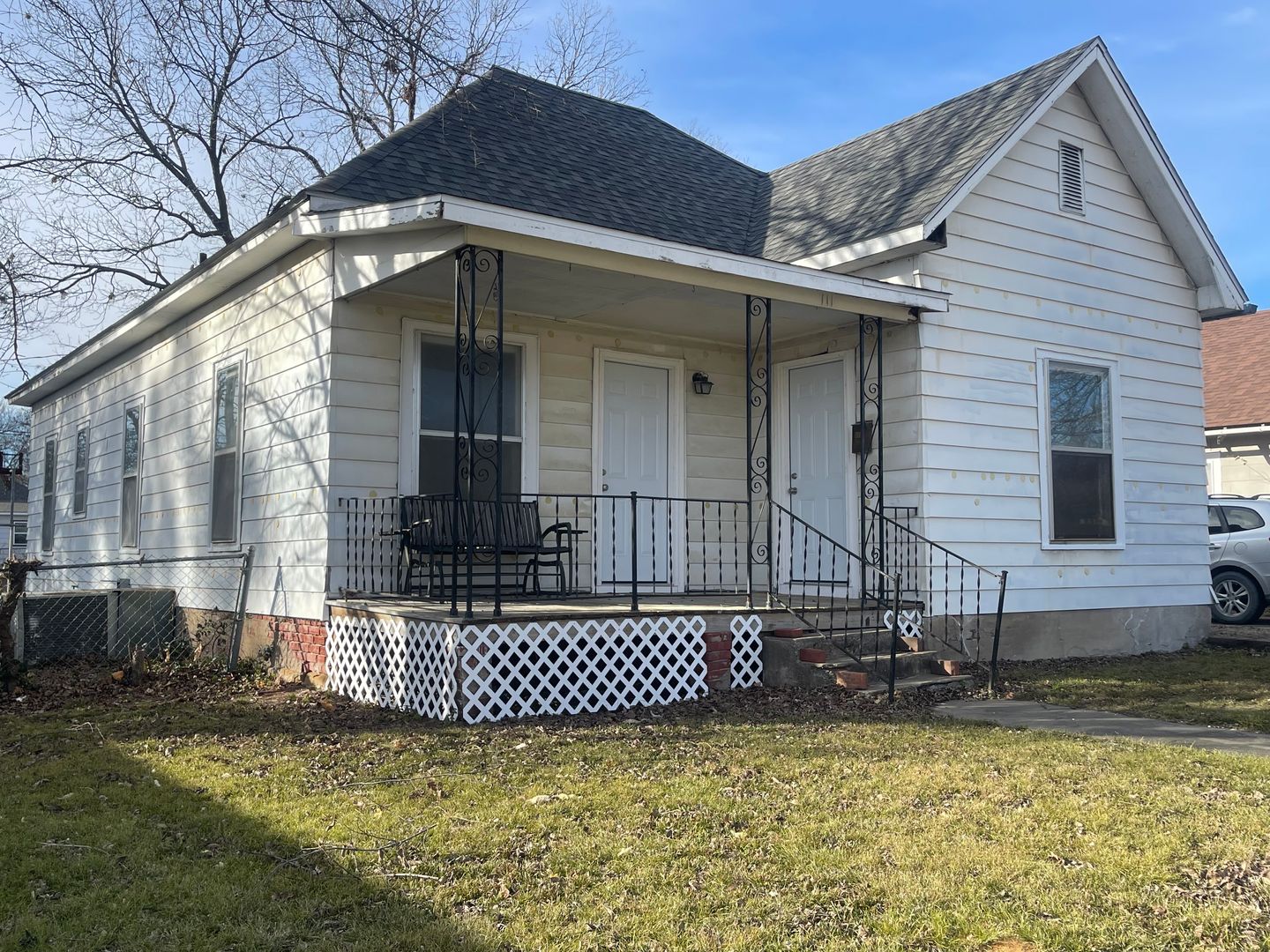 Caney House: 111 N. McGee Street