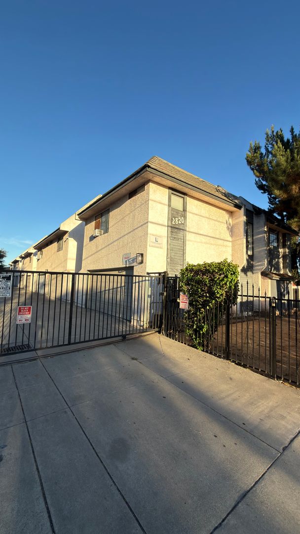 El Monte Apartment: 2820 Meeker Ave