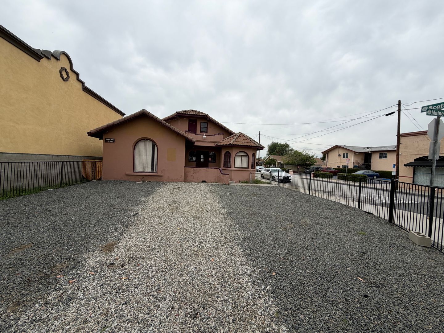 Baldwin Park House: 4443 Maine Ave