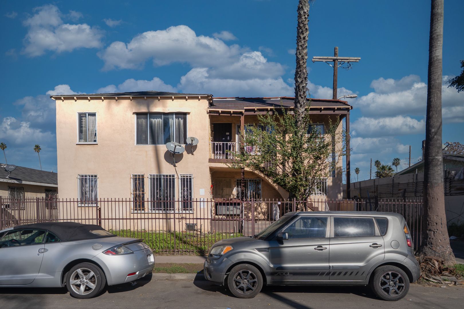 Los Angeles Apartment: 511-519 1/2 W. 82nd Street