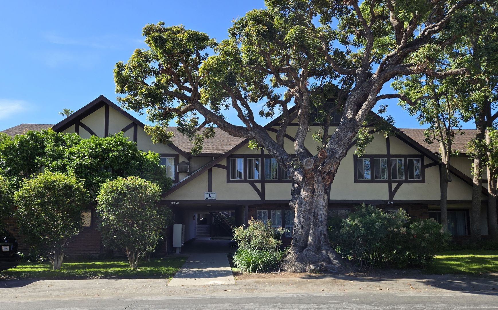 San Gabriel Apartment: 8938 Emperor Ave