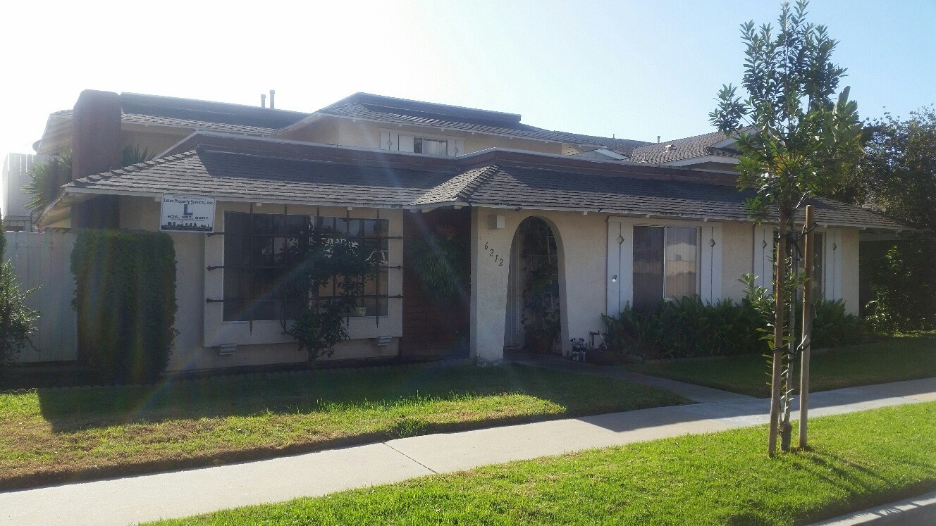 Huntington Beach Apartment: 6212 Warner Ave