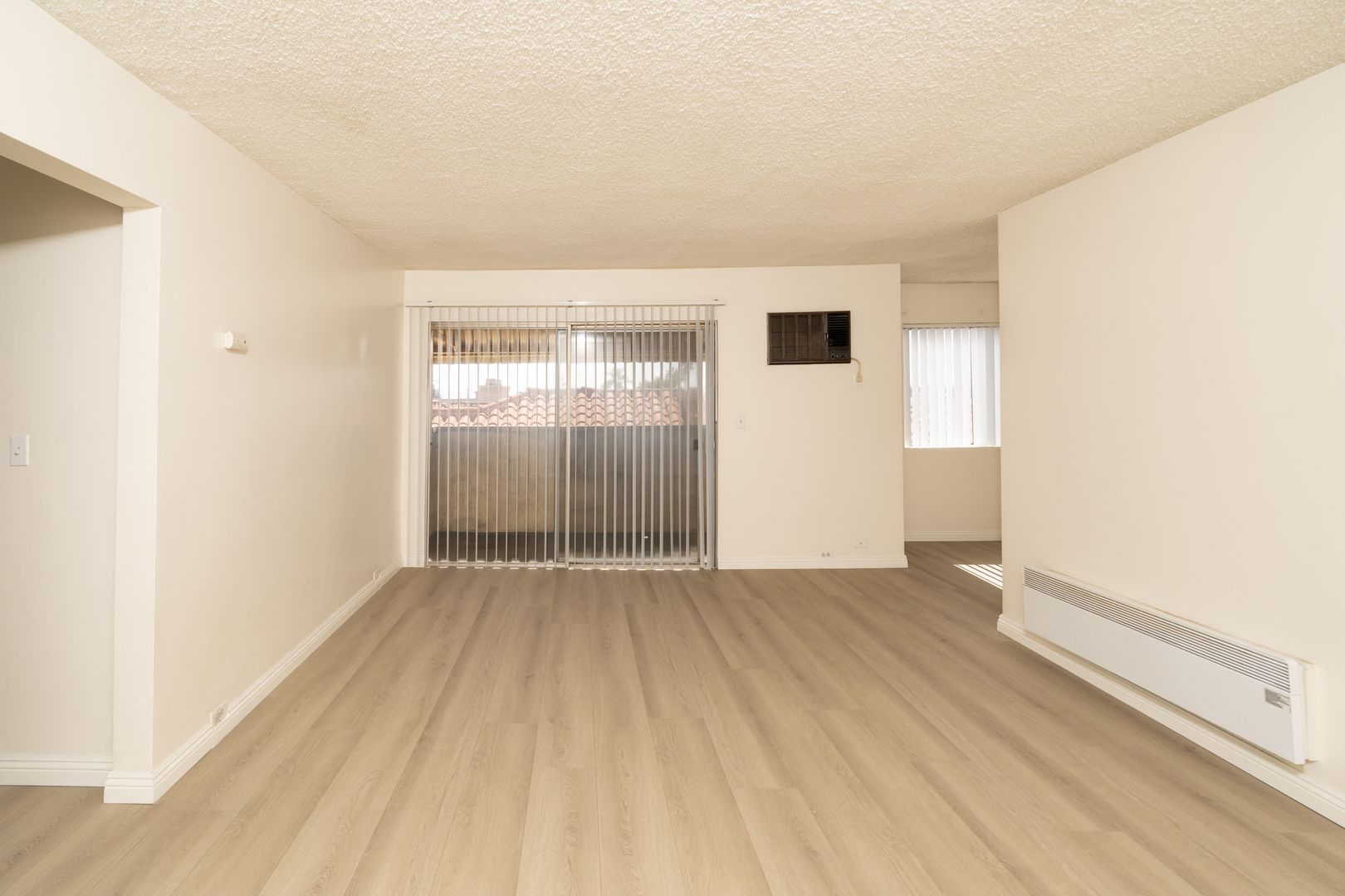 Alhambra Apartment: 112 E. Alhambra Road