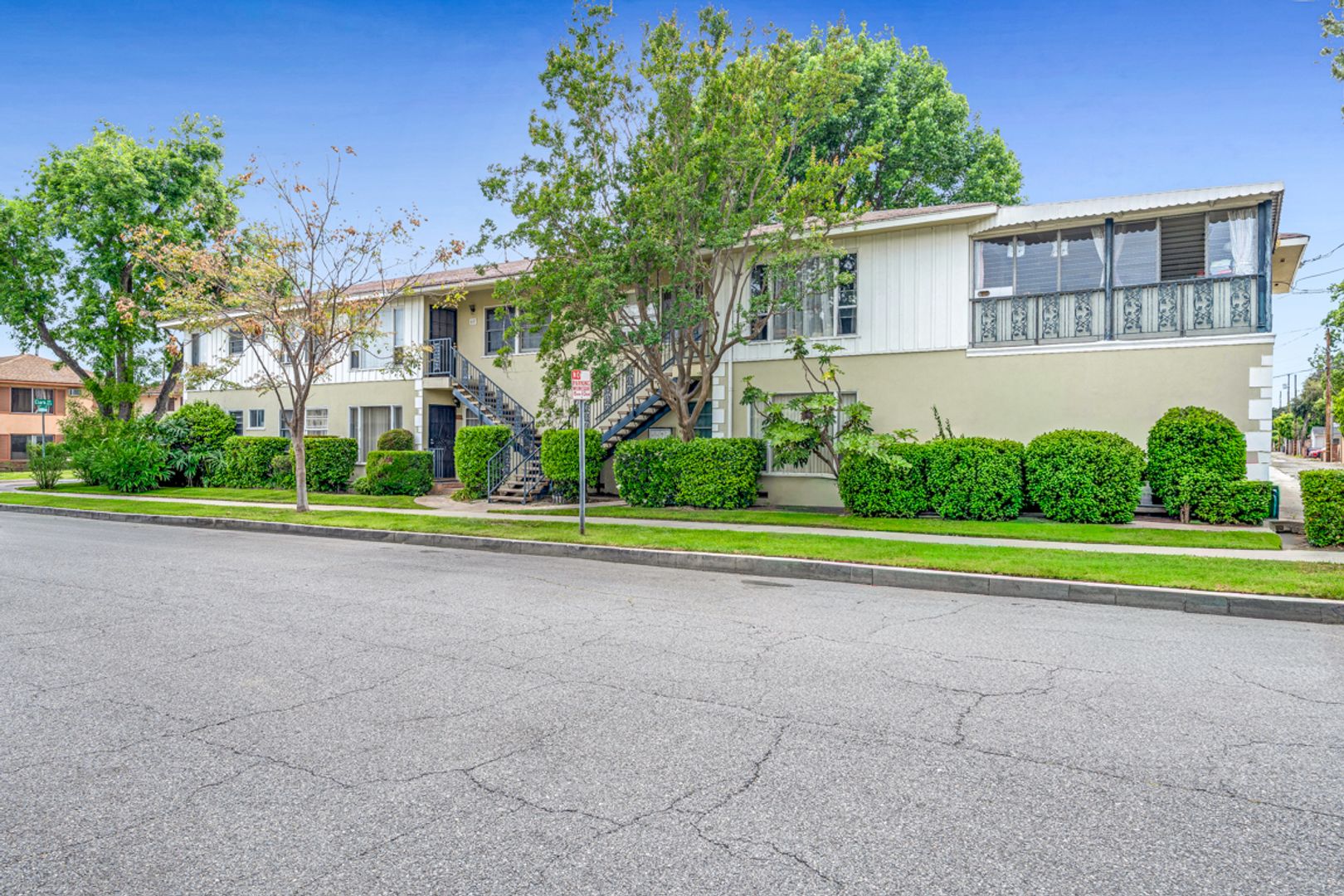 Burbank Apartment: 607 North Florence St