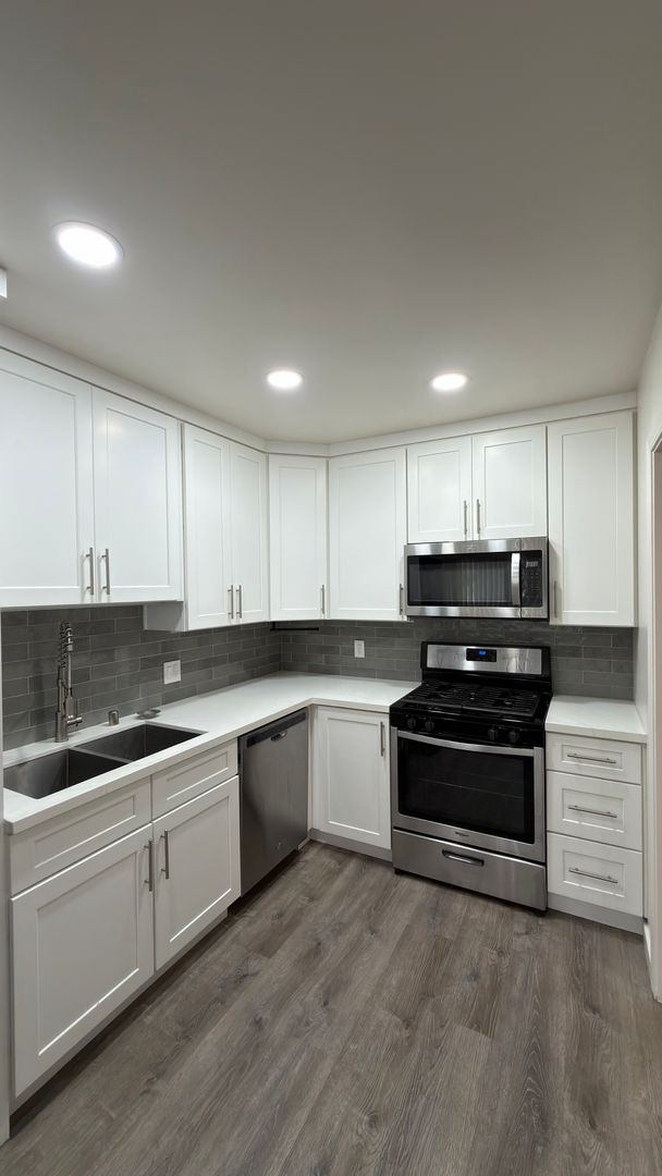Maywood Apartment: 4223 E. 54th Street