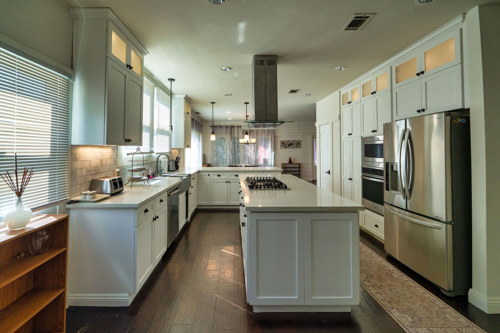 Los Angeles House: 6407 Dix Street