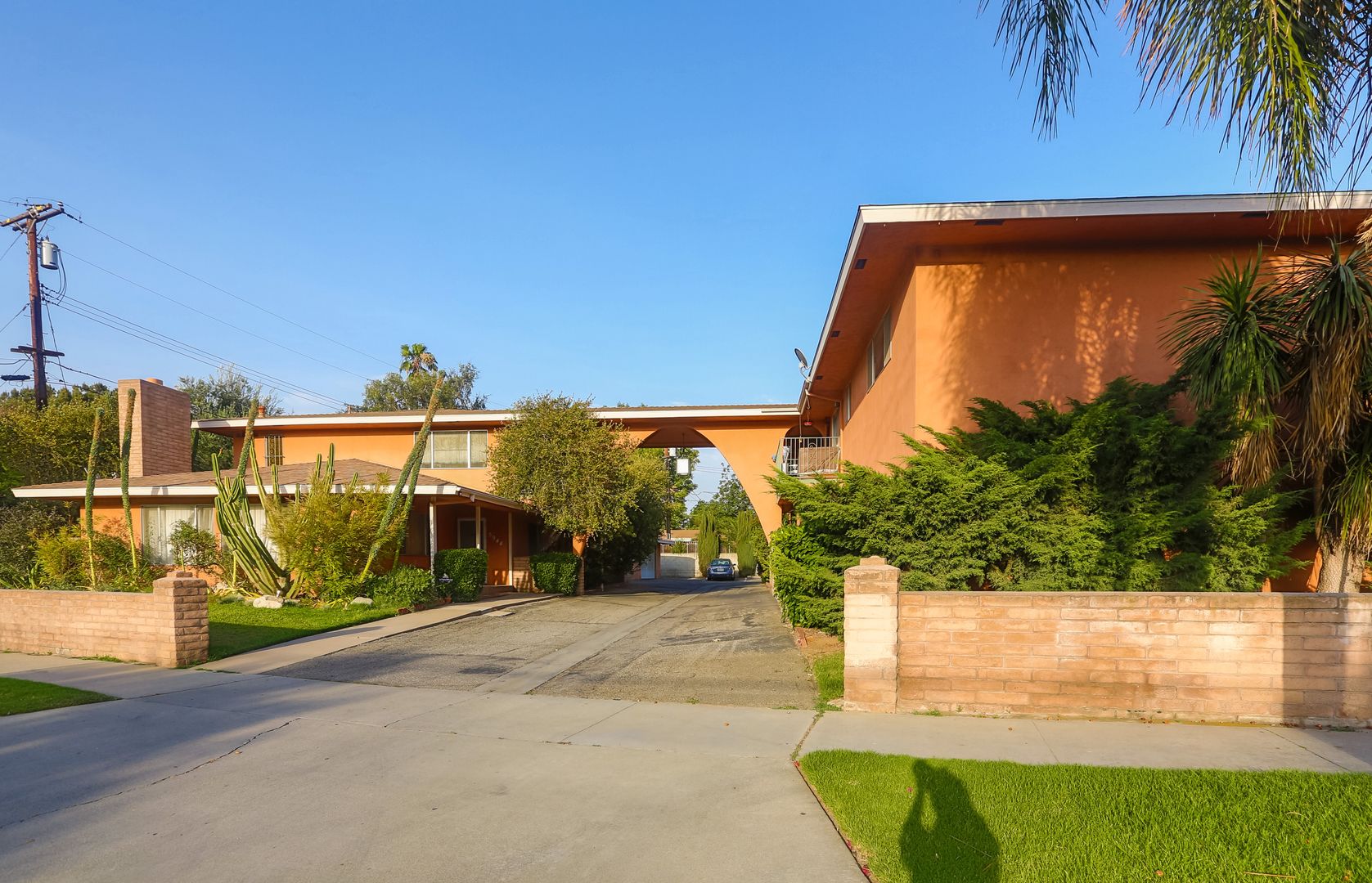 Riverside Apartment: 5944 - 5966 Palm Ave.