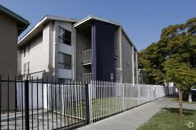 Long Beach Apartment: 1585-1595 Chestnut Avenue