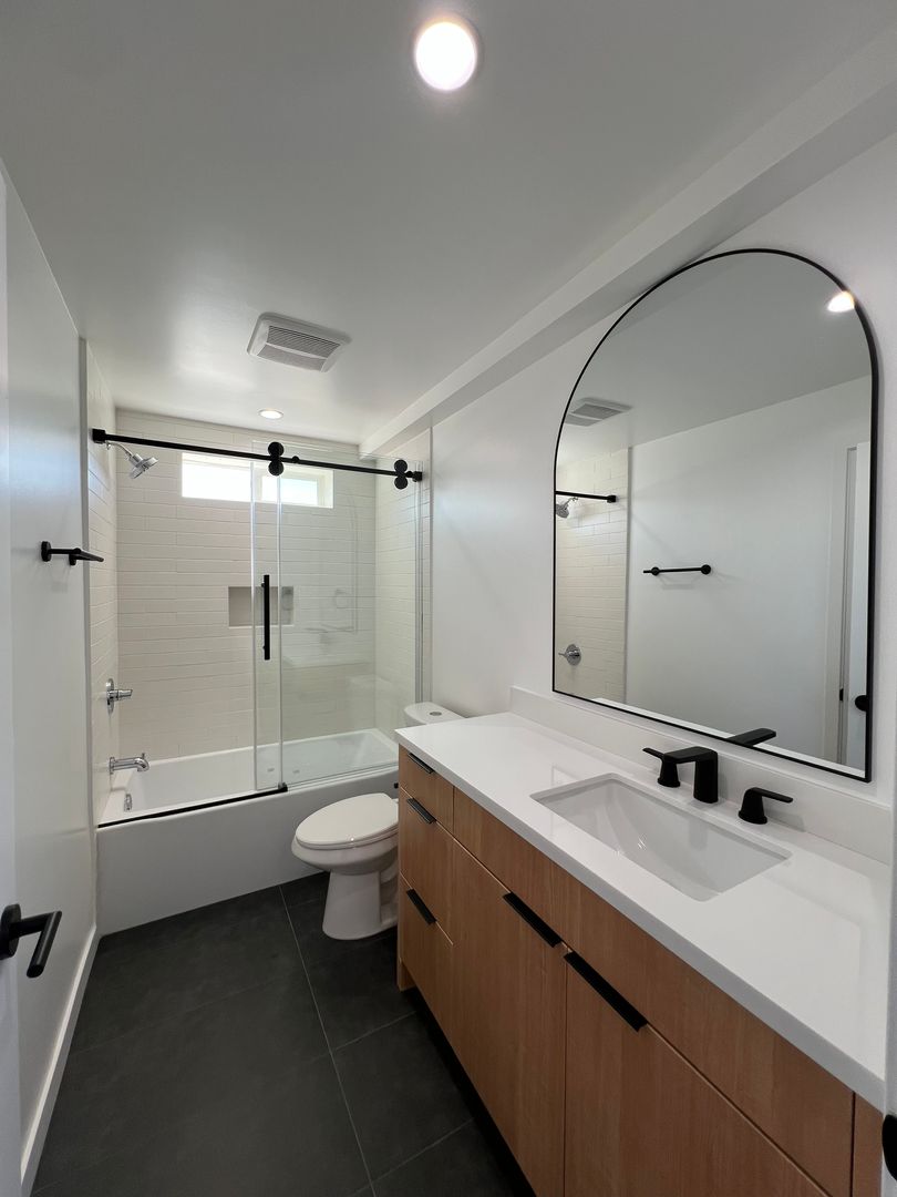 Altadena Apartment: 921 New York Dr