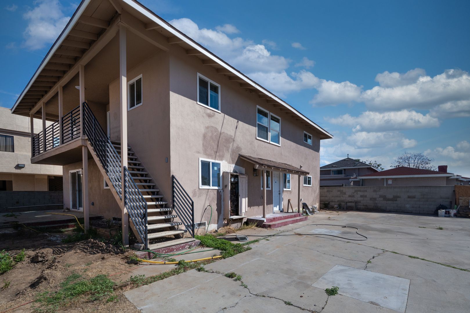 Rosemead Apartment: 2400 Del Mar Avenue