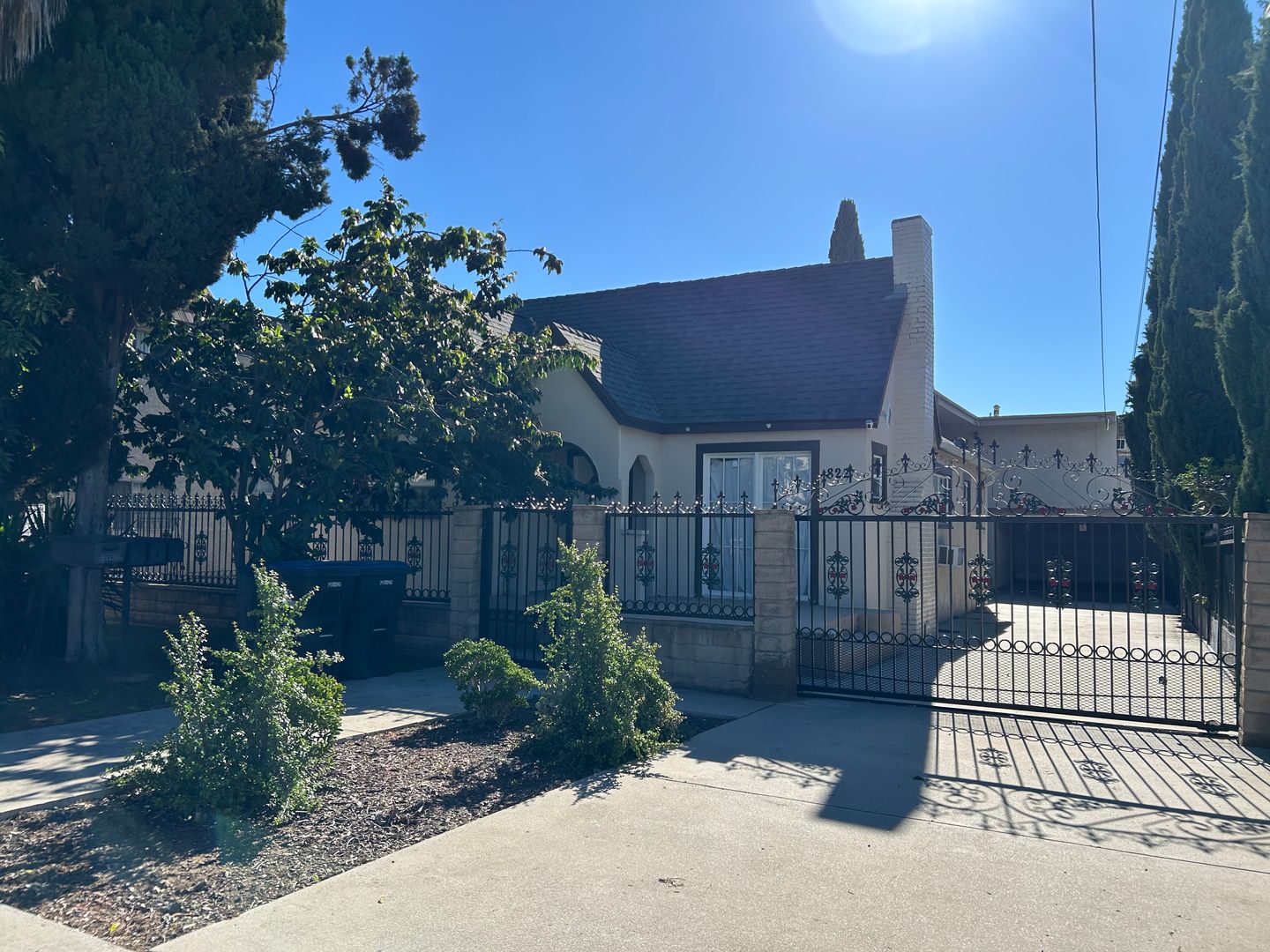 Glendale Apartment: 822 E Windsor Rd