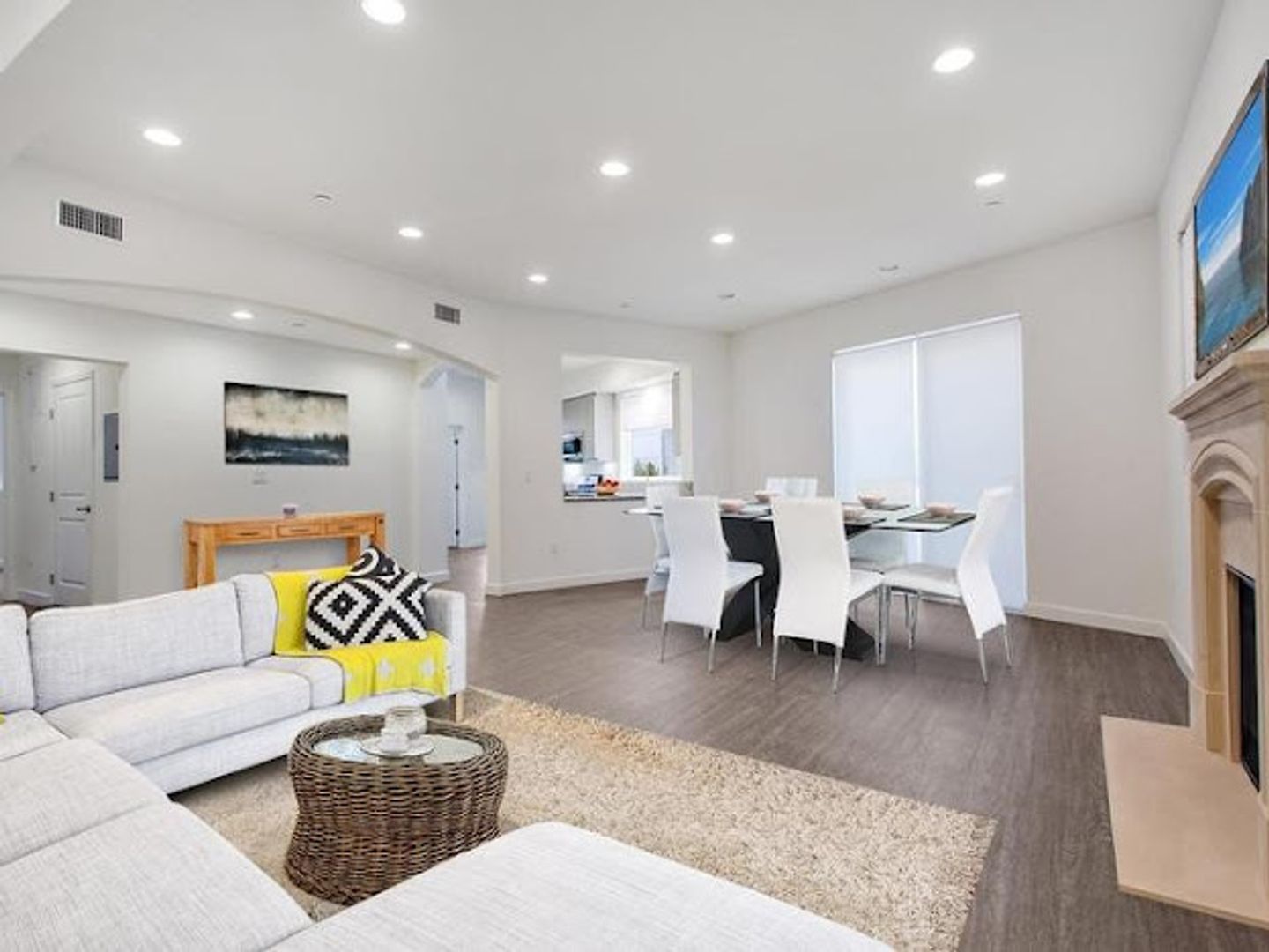 Los Angeles rental listing photo