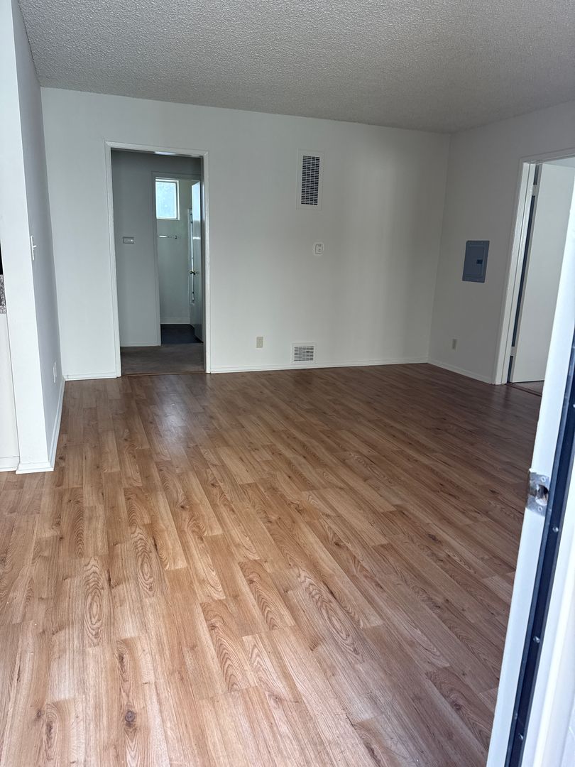 Santa Monica Apartment: 1755 Franklin St.