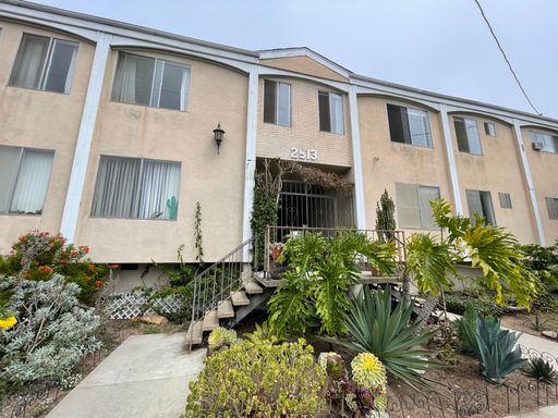 2 bedroom in Santa Monica!! – photo 1