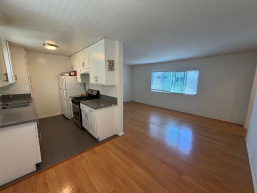 Los Angeles rental listing photo