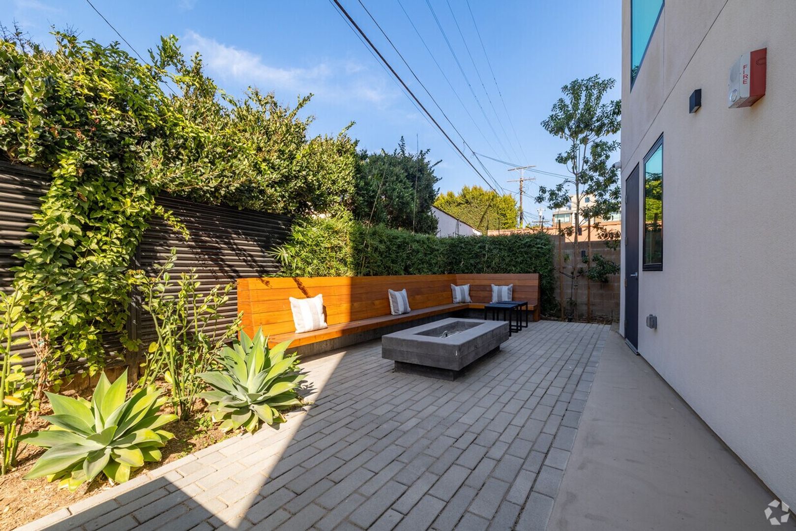Los Angeles rental listing photo