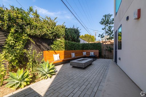Los Angeles rental listing photo