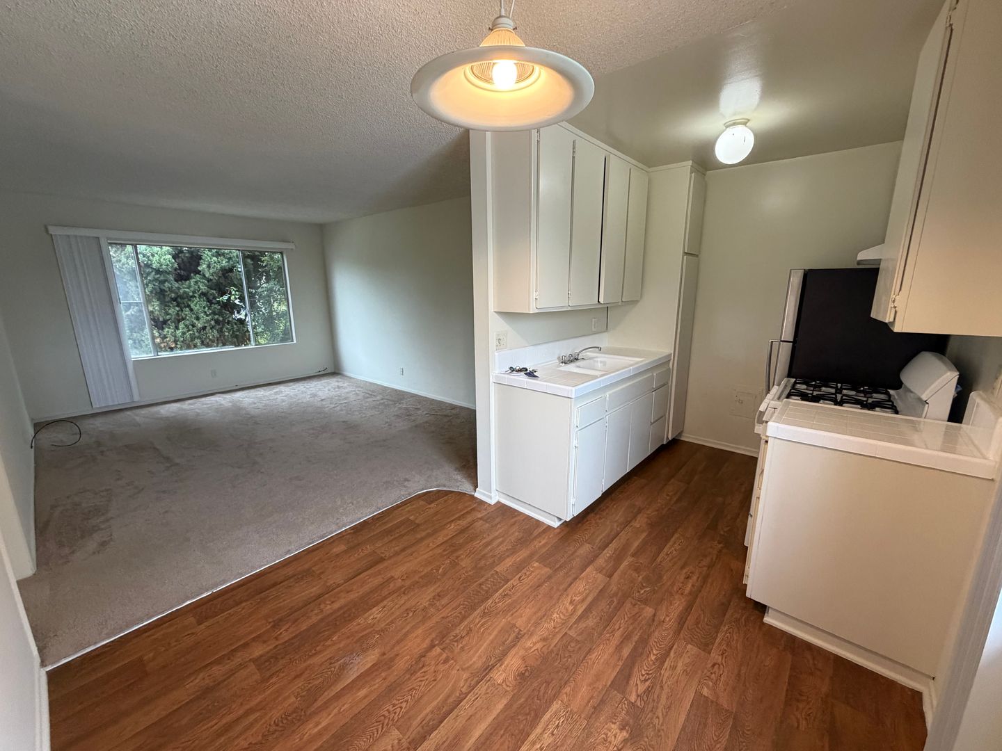 Santa Monica Apartment: 2525 28th St.