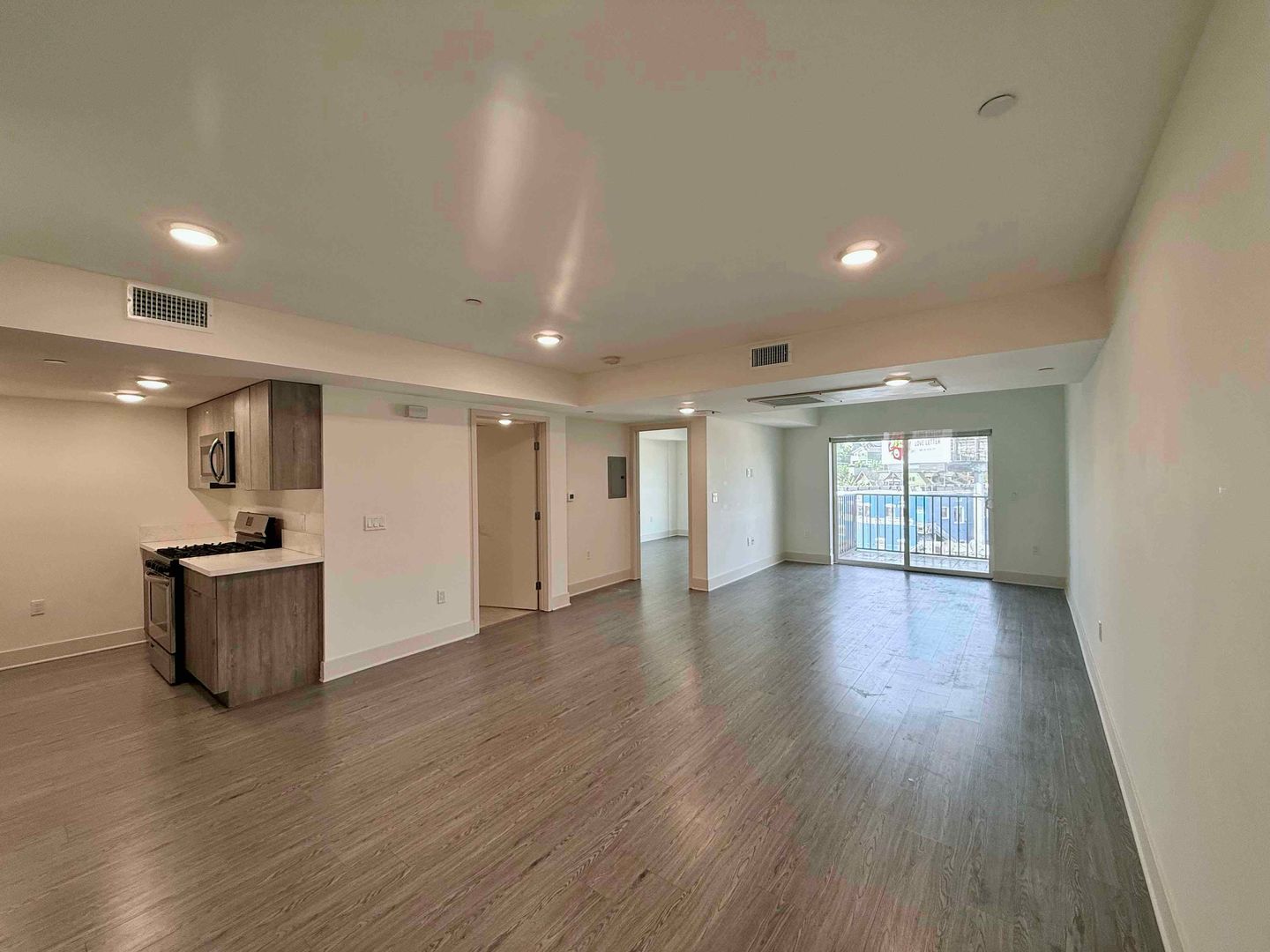 Los Angeles Apartment: 2022 W Sunset Boulevard