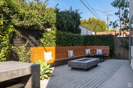 Los Angeles rental listing photo