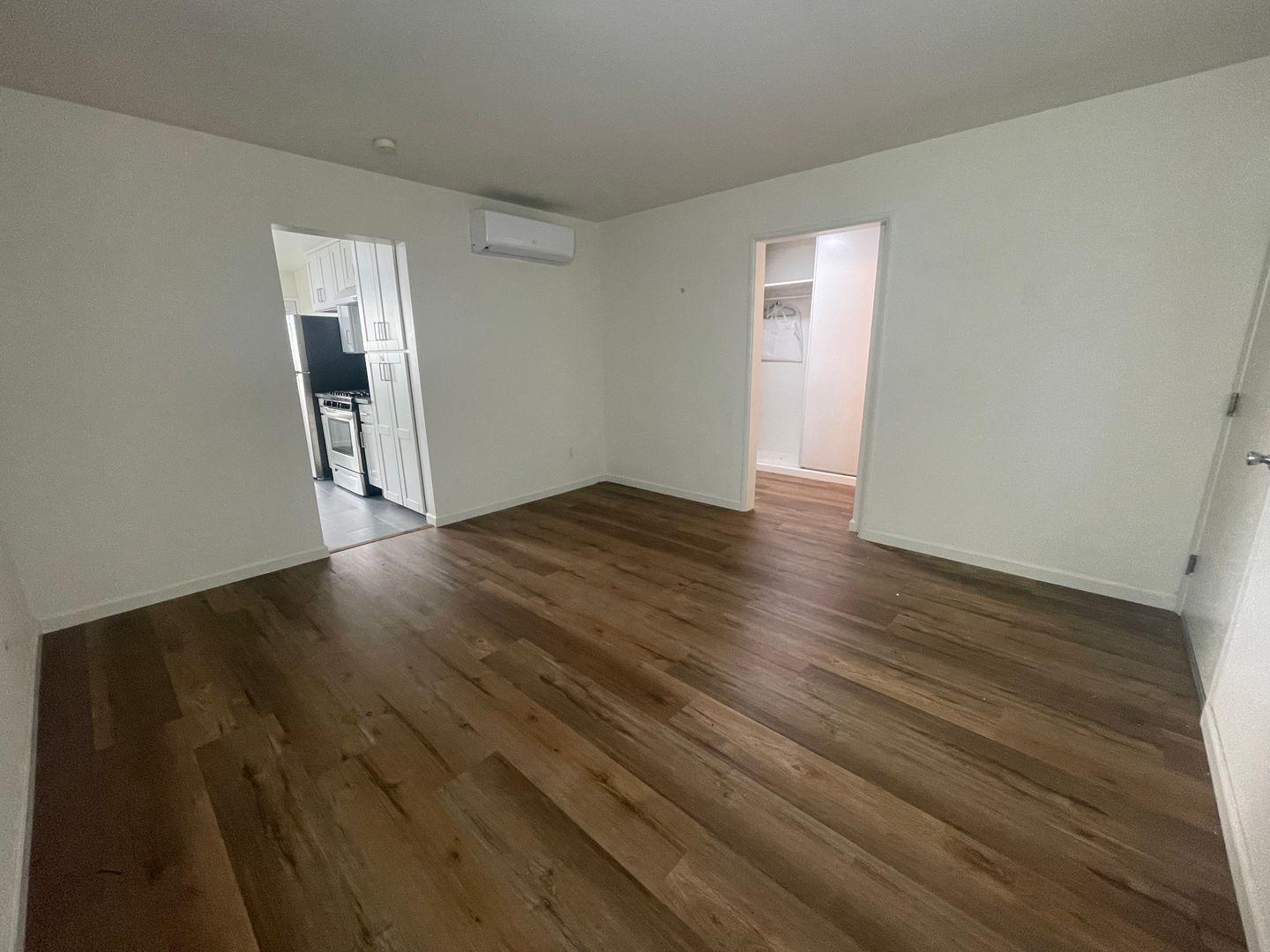 Santa Monica Apartment: 1531 10th Street