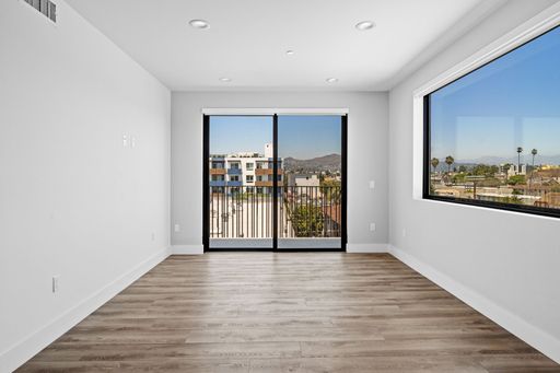 Los Angeles rental listing photo
