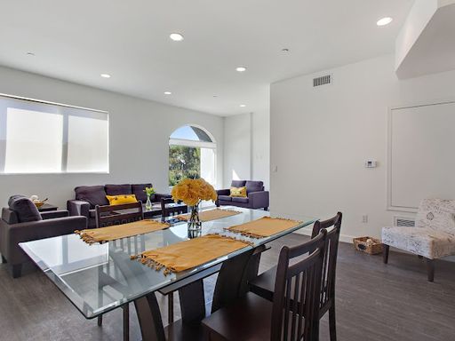 Los Angeles rental listing photo