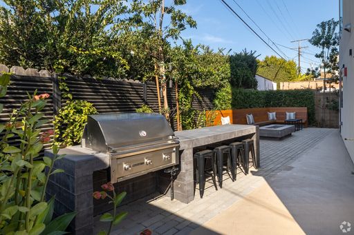 Los Angeles rental listing photo