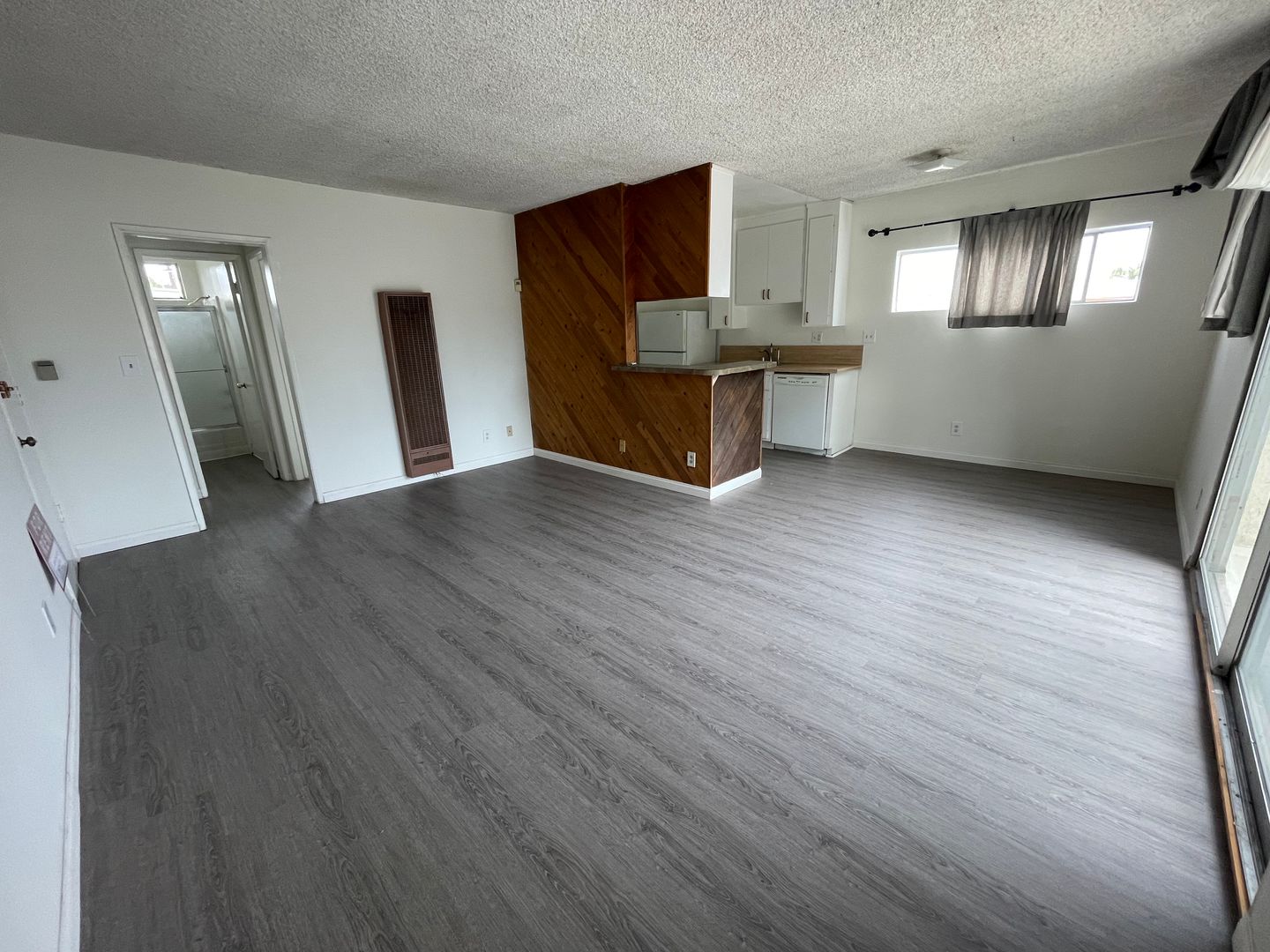 Venice Apartment: 2139 Penmar Ave