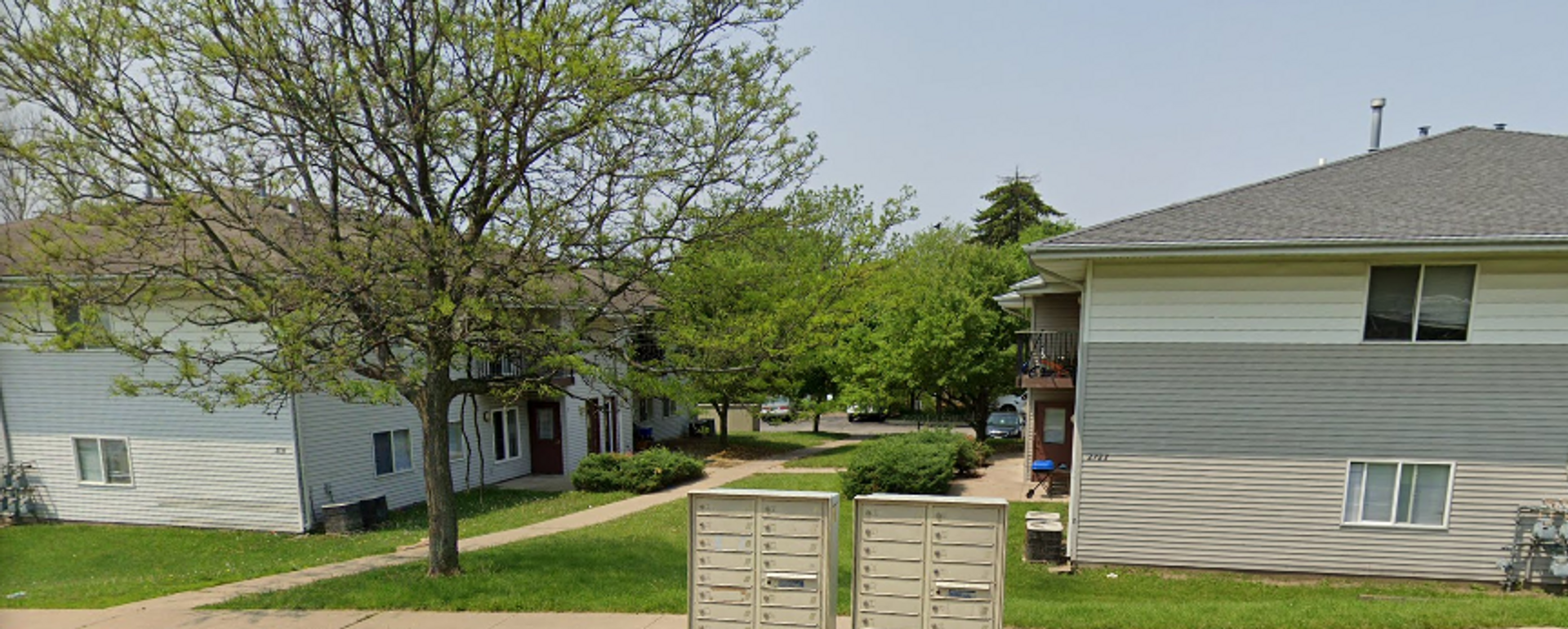 Rockford Apartment: 2723-2837 Silent Wood Trail